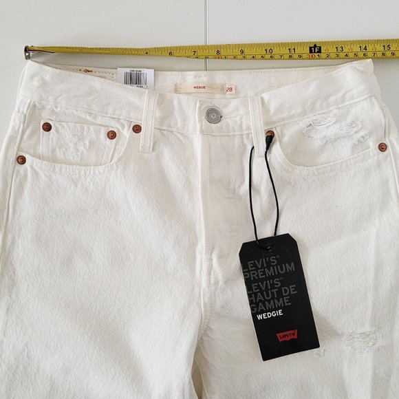 Levi's - Wedgie Icon Fit in Light Relief  - Size 28 - Picture 6 of 13